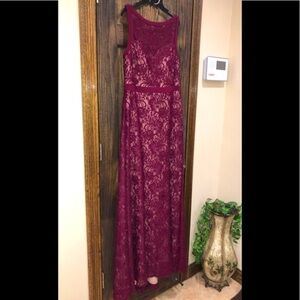 Women’s Formal Dress Size 12 Burgundy Red NIGHTWAY Long Sequins Lace Gown